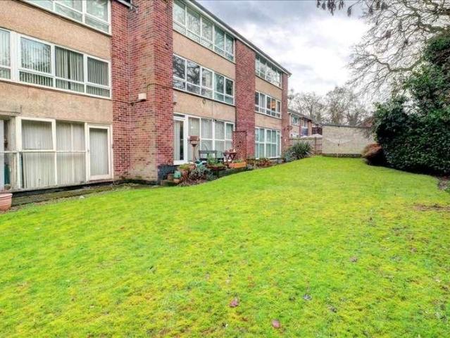 Flat for sale in Gun Hill, Warwickshire