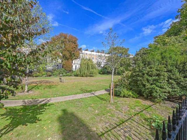 Flat for sale in Notting Hill, Greater London