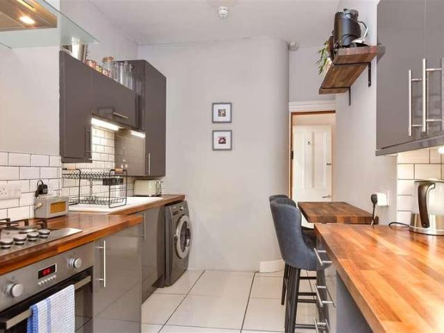 Flat for sale in Round Hill, Brighton & Hove