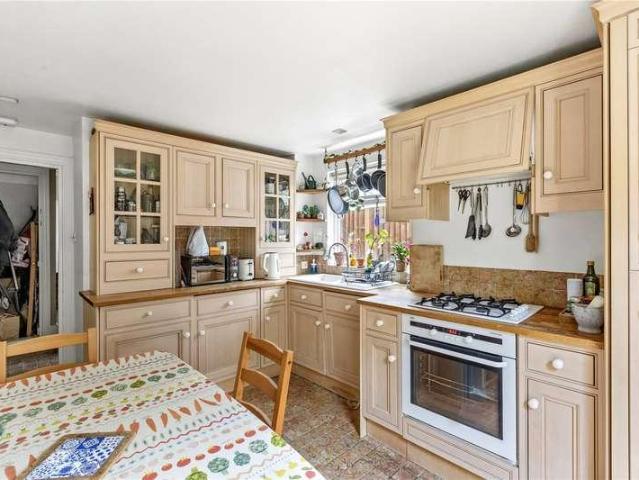 Flat for sale in London Borough of Lambeth, Greater London