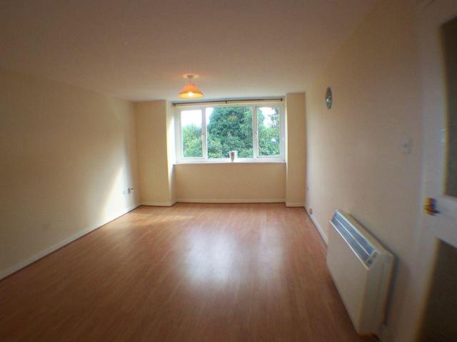 Flat for sale in London Borough of Croydon, Greater London
