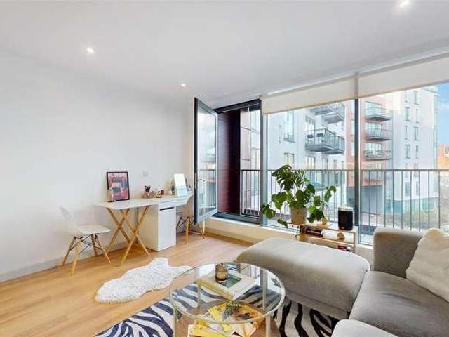 Flat for sale in Fish Island, Bow