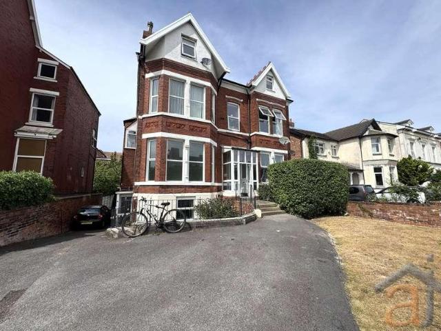 Flat for sale in Meols Cop, Southport