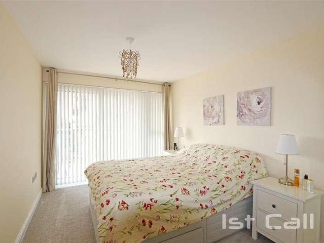 Flat for sale in Southend-on-sea, Southend City Centre Neighbourhood