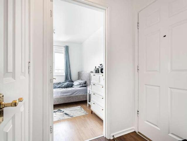 Flat for sale in Lower Edmonton, Greater London