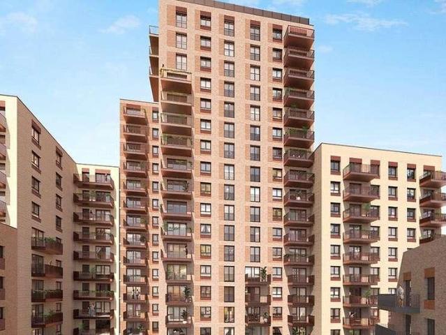 Flat for sale in London Borough of Ealing, Park Royal