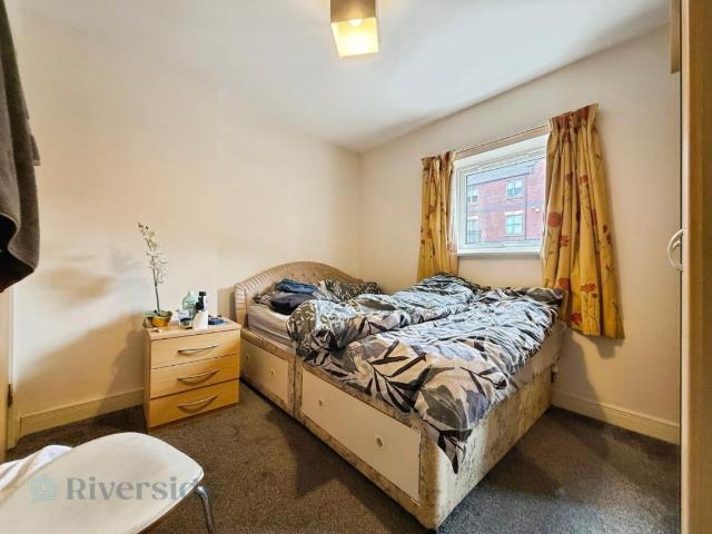 Flat for sale in Old Town, Hull