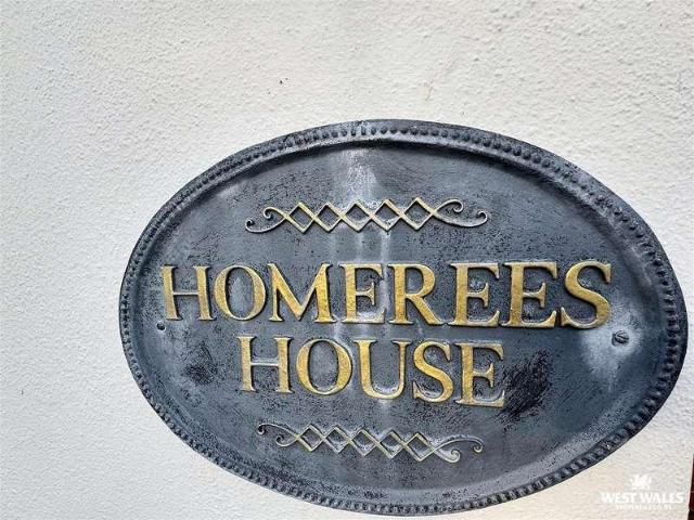 Flat for sale in Carmarthen, Wales