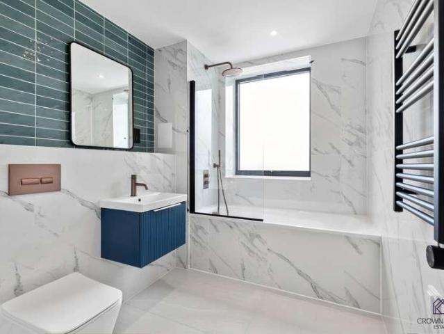 Flat for sale in Wealdstone, Greater London