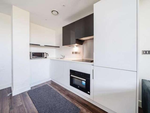 Flat for sale in Slough