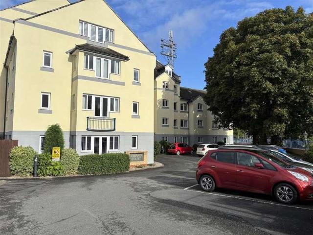 Flat for sale in Brandis Corner, Devon