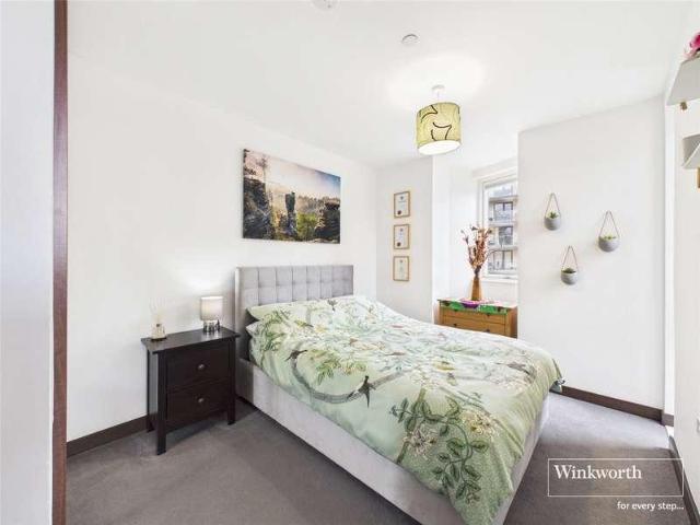 Flat for sale in Reading