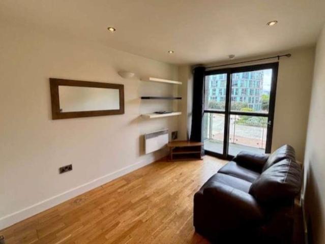Flat for sale in Georgia, Greater Manchester