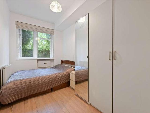 Flat for sale in Brook Green, Greater London