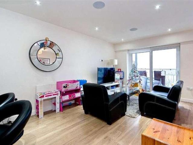 Flat for sale in Colindale, Greater London