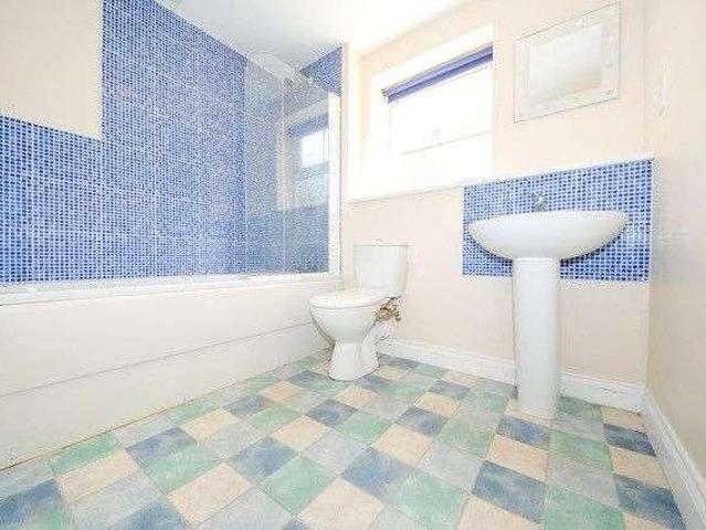 Flat for sale in Woodloes Park, Green Close