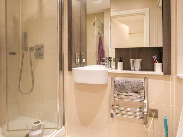 Flat for sale in Hayes, Greater London