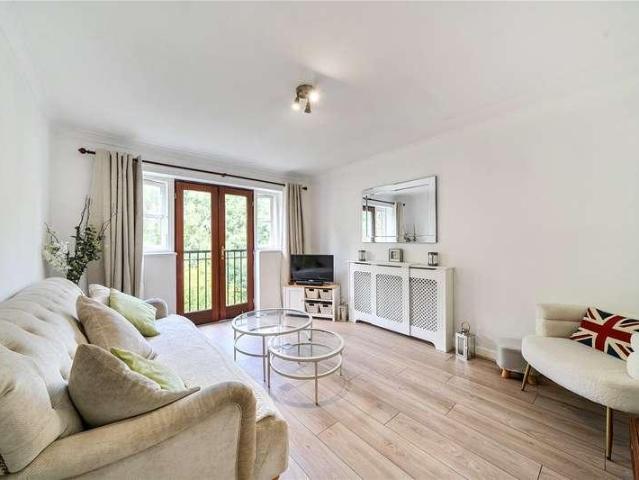 Flat for sale in Greater London