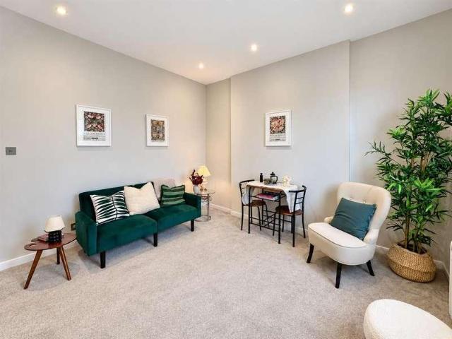 Flat for sale in Round Hill, Brighton & Hove