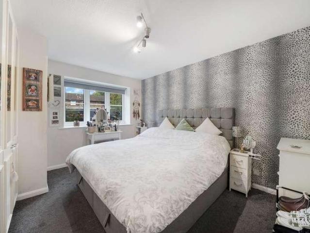 Flat for sale in Moneyhill, Three Rivers
