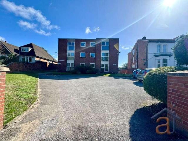 Flat for sale in Meols Cop, Southport