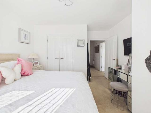 Flat for sale in Locking Parklands, Locking