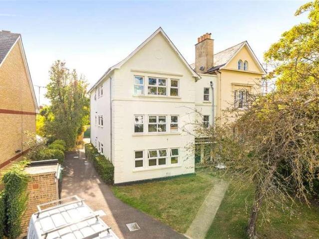 Flat for sale in Royal Borough of Kingston upon Thames, Greater London
