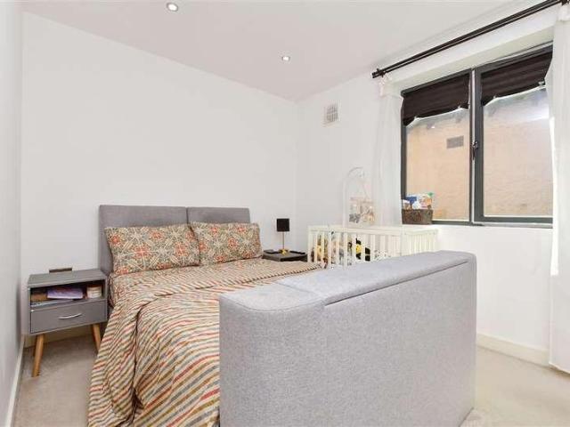 Flat for sale in Rosehill, Greater London