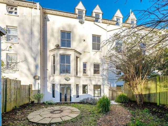 Flat for sale in Round Hill, Brighton & Hove