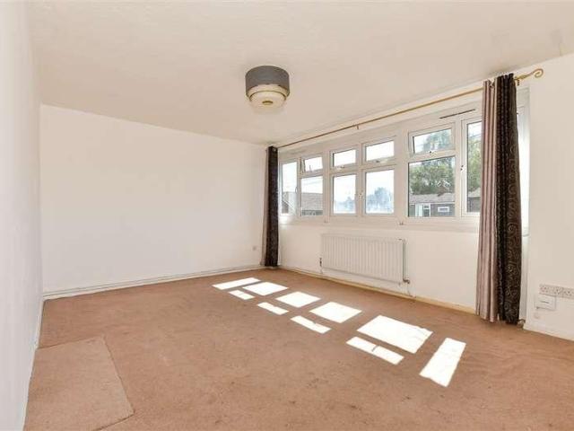 Flat for sale in Stuppington, The Bridge