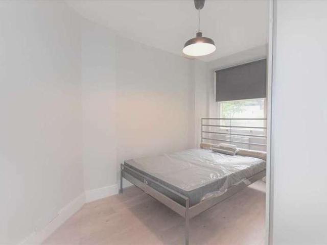Flat for sale in London Borough of Hounslow, Greater London