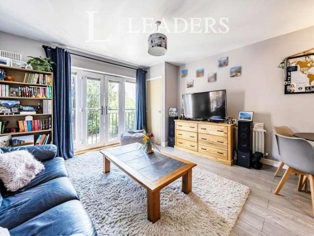 Flat for sale in Brook Street, Bourne Vale