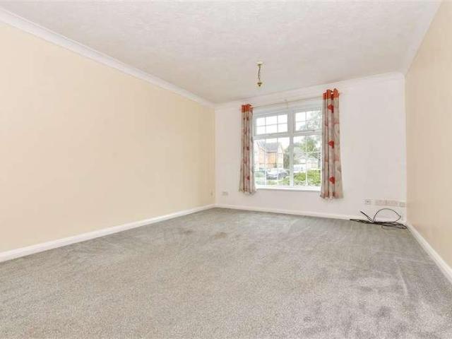 Flat for sale in Lower Walmer, Ash