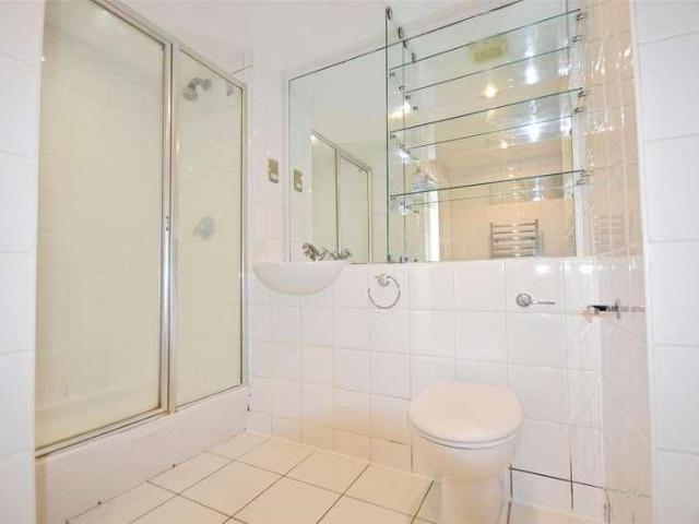 Flat for sale in Brentford, London Borough of Hounslow