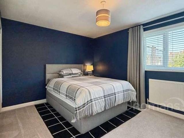 Flat for sale in Cargate, Aldershot