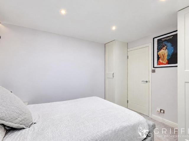 Flat for sale in Laindon, Basildon