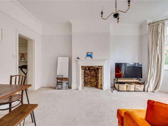 Flat for sale in West Kensington, Greater London
