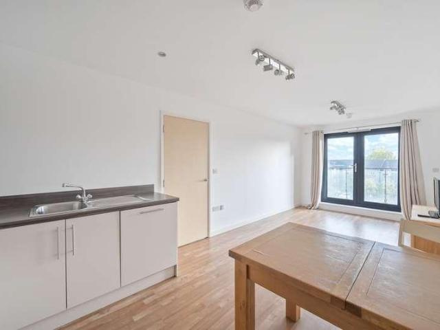 Flat for sale in Horsell, Woking