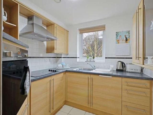 Flat for sale in Trelander, Penweathers