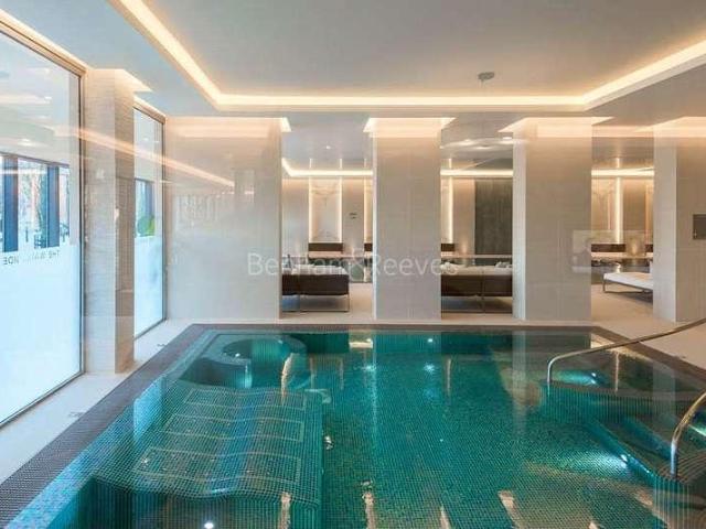 Flat for sale in Greater London