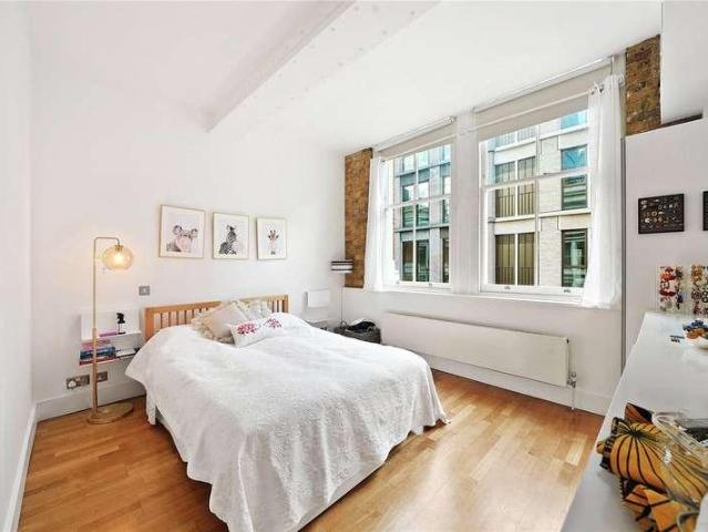 Flat for sale in Finsbury, Greater London