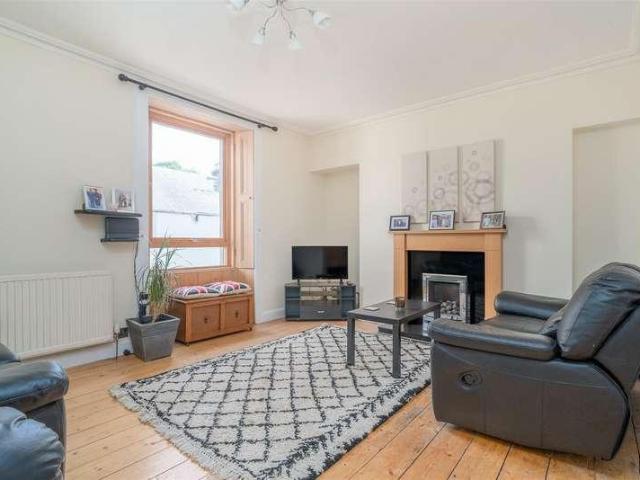 Flat for sale in Kelso, Scotland