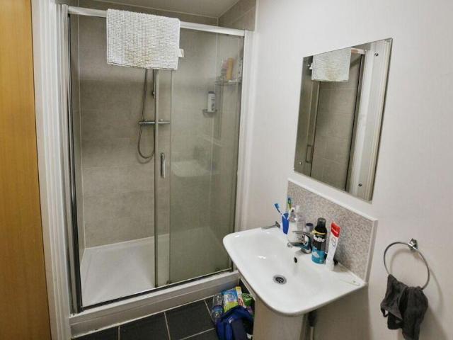 Flat for sale in Black Friars, Old Wharf