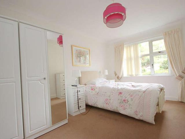 Flat for sale in Tedfold, Horsham