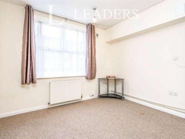 Flat for sale in Eastleigh, Helford
