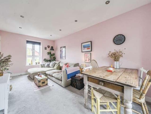 Flat for sale in Wymans Brook, Golden Valley