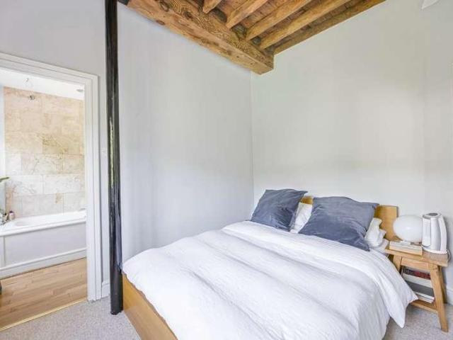 Flat for sale in School House, Gloucestershire