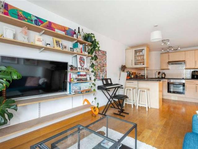 Flat for sale in Bethnal Green, Greater London