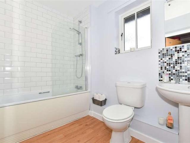 Flat for sale in Kings Hill, Tonbridge and Malling