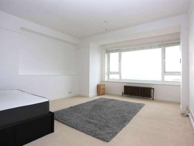 Flat for sale in Aldrington